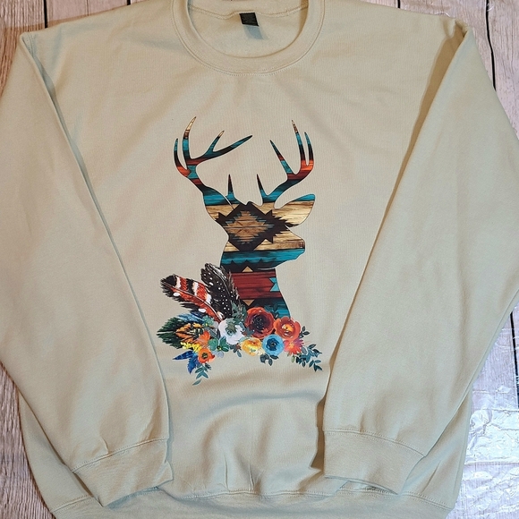 🦌 Southwestern Deer Head Graphic Sweatshirt - Picture 8 of 15